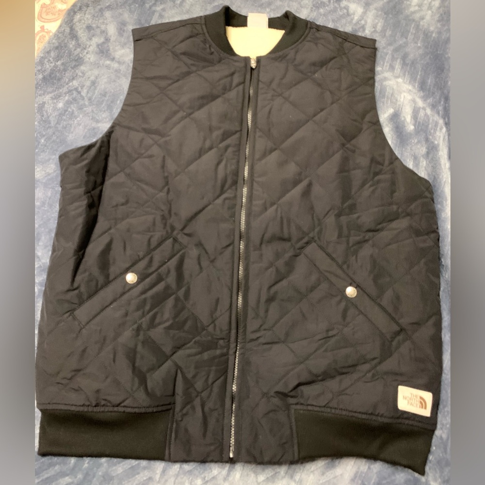 Men’s North Face Vest